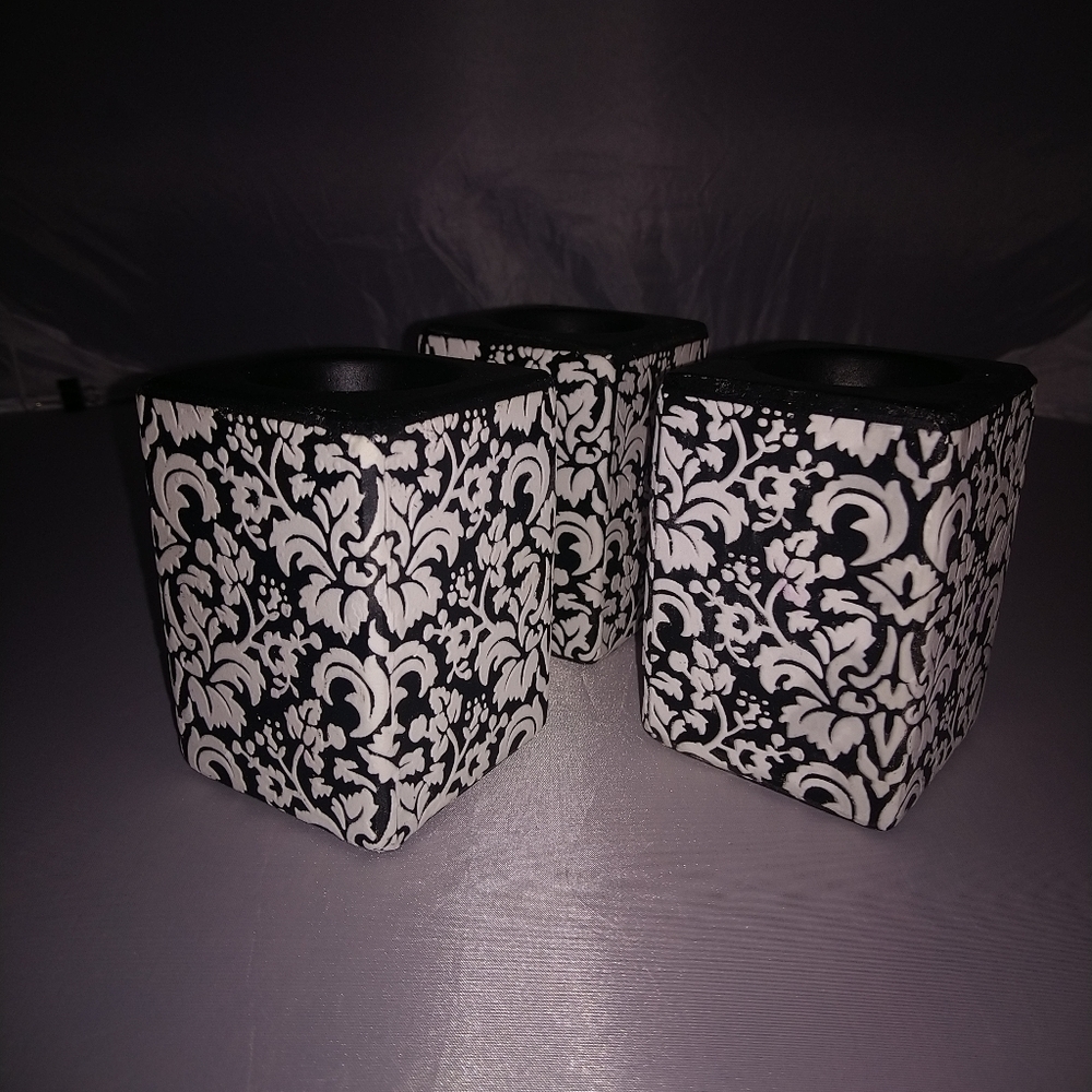 Vintage Black & White Floral Damask Resin Cube Tea Light Holders (Set of 3) - Picture 9 of 12